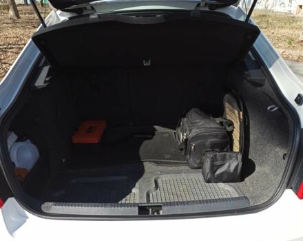 Белый Шкода Октавия, объемом двигателя 1.2 л и пробегом 220 тыс. км за 9000 $, фото 12 на Automoto.ua