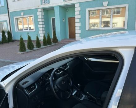 Белый Шкода Октавия, объемом двигателя 1.6 л и пробегом 180 тыс. км за 10700 $, фото 5 на Automoto.ua