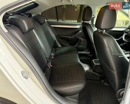 Белый Шкода Октавия, объемом двигателя 1.2 л и пробегом 179 тыс. км за 8800 $, фото 15 на Automoto.ua
