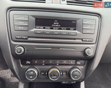 Білий Шкода Октавія, об'ємом двигуна 1.4 л та пробігом 194 тис. км за 8800 $, фото 20 на Automoto.ua