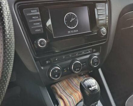 Шкода Октавия 2014 в Хмельницком на Automoto.ua Белый Шкода Октавия, объемом двигателя 1.2 л и пробегом 262 тыс. км за 9200 $, фото 6 на Automoto.ua