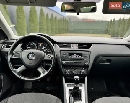 Білий Шкода Октавія, об'ємом двигуна 1.6 л та пробігом 220 тис. км за 9000 $, фото 9 на Automoto.ua