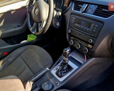 Білий Шкода Октавія, об'ємом двигуна 1.4 л та пробігом 200 тис. км за 12000 $, фото 11 на Automoto.ua