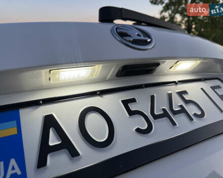 Білий Шкода Октавія, об'ємом двигуна 1.6 л та пробігом 253 тис. км за 9750 $, фото 28 на Automoto.ua