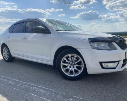 Белый Шкода Октавия, объемом двигателя 1.6 л и пробегом 275 тыс. км за 9500 $, фото 1 на Automoto.ua