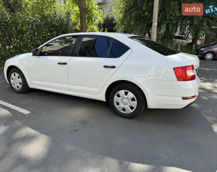 Белый Шкода Октавия, объемом двигателя 1.6 л и пробегом 216 тыс. км за 9800 $, фото 18 на Automoto.ua
