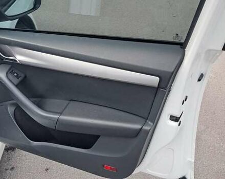 Білий Шкода Октавія, об'ємом двигуна 1.6 л та пробігом 183 тис. км за 9300 $, фото 12 на Automoto.ua