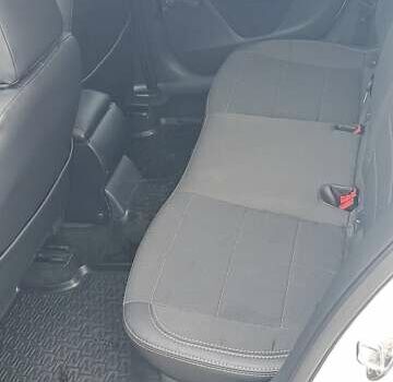 Білий Шкода Октавія, об'ємом двигуна 1.6 л та пробігом 183 тис. км за 9300 $, фото 14 на Automoto.ua