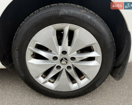 Белый Шкода Октавия, объемом двигателя 1.4 л и пробегом 174 тыс. км за 10200 $, фото 24 на Automoto.ua