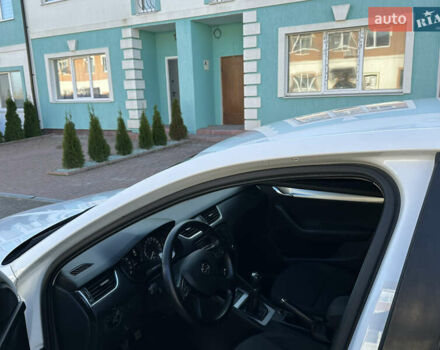 Белый Шкода Октавия, объемом двигателя 1.6 л и пробегом 182 тыс. км за 10300 $, фото 1 на Automoto.ua