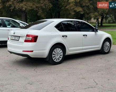Белый Шкода Октавия, объемом двигателя 1.4 л и пробегом 289 тыс. км за 8000 $, фото 3 на Automoto.ua