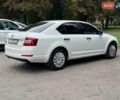 Белый Шкода Октавия, объемом двигателя 1.4 л и пробегом 289 тыс. км за 8000 $, фото 3 на Automoto.ua