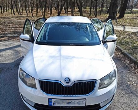 Белый Шкода Октавия, объемом двигателя 1.2 л и пробегом 220 тыс. км за 9000 $, фото 2 на Automoto.ua