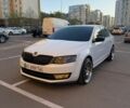 Белый Шкода Октавия, объемом двигателя 1.8 л и пробегом 193 тыс. км за 10000 $, фото 1 на Automoto.ua