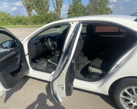 Белый Шкода Октавия, объемом двигателя 1.6 л и пробегом 275 тыс. км за 9500 $, фото 17 на Automoto.ua