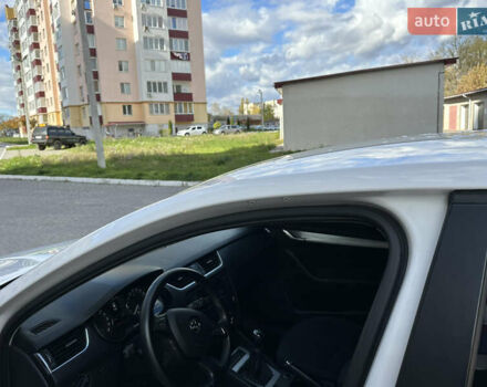 Шкода Октавия 2014 в Каменце-Подольском на Automoto.ua Белый Шкода Октавия, объемом двигателя 1.6 л и пробегом 180 тыс. км за 10800 $, фото 18 на Automoto.ua