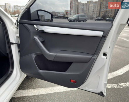 Білий Шкода Октавія, об'ємом двигуна 1.4 л та пробігом 194 тис. км за 8800 $, фото 14 на Automoto.ua