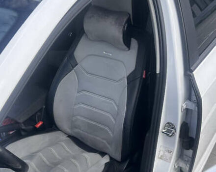 Білий Шкода Октавія, об'ємом двигуна 1.6 л та пробігом 261 тис. км за 10000 $, фото 7 на Automoto.ua