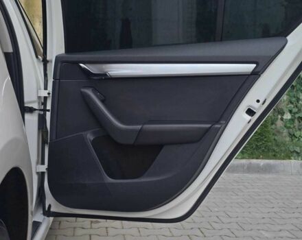 Белый Шкода Октавия, объемом двигателя 2 л и пробегом 328 тыс. км за 11499 $, фото 21 на Automoto.ua