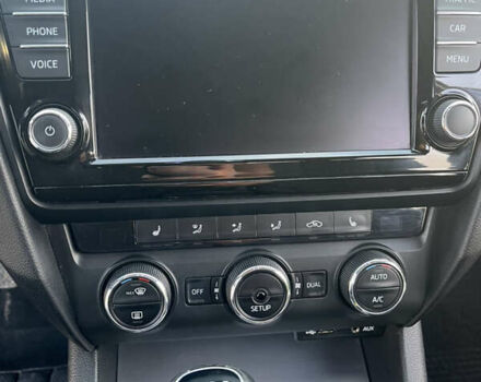 Шкода Октавія 2014 у Хусте на Automoto.ua Білий Шкода Октавія, об'ємом двигуна 1.97 л та пробігом 252 тис. км за 12200 $, фото 46 на Automoto.ua