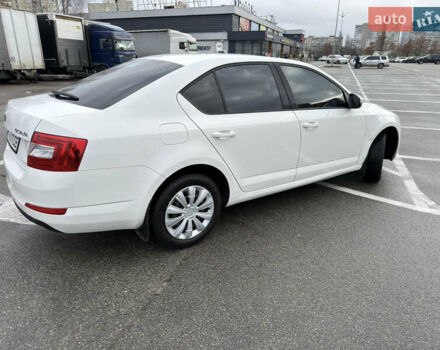 Білий Шкода Октавія, об'ємом двигуна 1.4 л та пробігом 194 тис. км за 8800 $, фото 3 на Automoto.ua