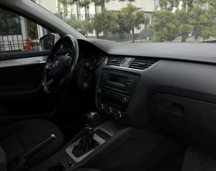 Белый Шкода Октавия, объемом двигателя 1.4 л и пробегом 130 тыс. км за 10000 $, фото 15 на Automoto.ua