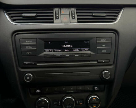 Белый Шкода Октавия, объемом двигателя 1.4 л и пробегом 130 тыс. км за 10000 $, фото 14 на Automoto.ua