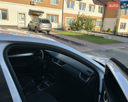 Білий Шкода Октавія, об'ємом двигуна 1.6 л та пробігом 180 тис. км за 11200 $, фото 22 на Automoto.ua