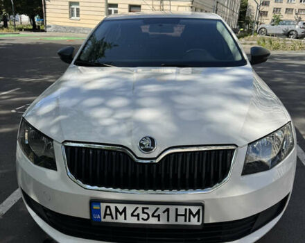 Белый Шкода Октавия, объемом двигателя 1.6 л и пробегом 216 тыс. км за 9800 $, фото 1 на Automoto.ua