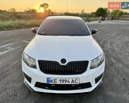 Шкода Октавия 2014 в Днепре (Днепропетровске) на Automoto.ua Белый Шкода Октавия, объемом двигателя 1.8 л и пробегом 230 тыс. км за 12000 $, фото 1 на Automoto.ua