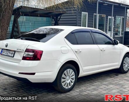 Шкода Октавия 2014 в Кропивницком (Кировограде) на Automoto.ua Белый Шкода Октавия, объемом двигателя 1.8 л и пробегом 97 тыс. км за 11500 $, фото 3 на Automoto.ua