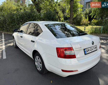 Белый Шкода Октавия, объемом двигателя 1.6 л и пробегом 216 тыс. км за 9800 $, фото 4 на Automoto.ua