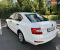 Белый Шкода Октавия, объемом двигателя 1.6 л и пробегом 216 тыс. км за 9800 $, фото 4 на Automoto.ua