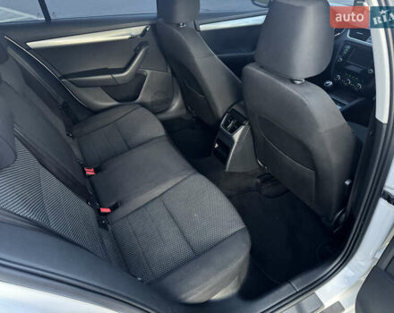 Білий Шкода Октавія, об'ємом двигуна 1.6 л та пробігом 253 тис. км за 9750 $, фото 32 на Automoto.ua
