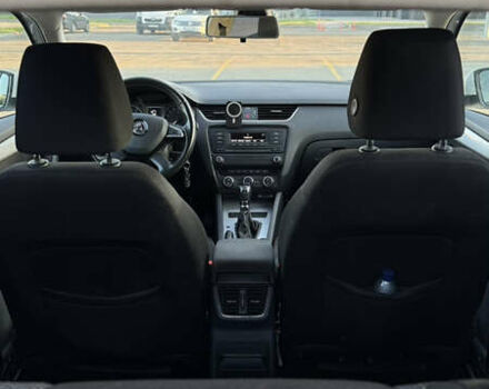 Шкода Октавия 2014 в Киеве на Automoto.ua Белый Шкода Октавия, объемом двигателя 1.8 л и пробегом 279 тыс. км за 9900 $, фото 9 на Automoto.ua