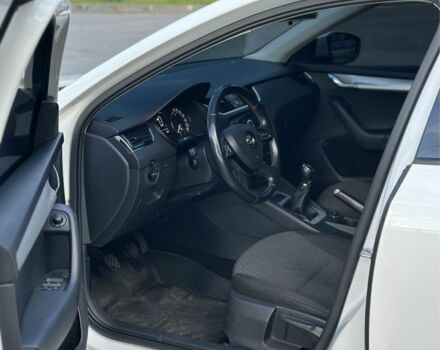 Білий Шкода Октавія, об'ємом двигуна 1.2 л та пробігом 152 тис. км за 10800 $, фото 12 на Automoto.ua