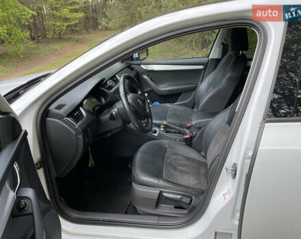 Белый Шкода Октавия, объемом двигателя 1.8 л и пробегом 287 тыс. км за 8500 $, фото 19 на Automoto.ua