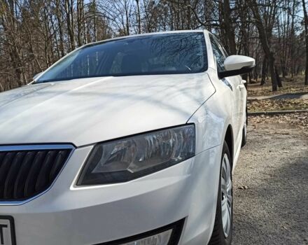 Белый Шкода Октавия, объемом двигателя 1.2 л и пробегом 220 тыс. км за 9000 $, фото 3 на Automoto.ua