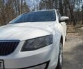 Белый Шкода Октавия, объемом двигателя 1.2 л и пробегом 220 тыс. км за 9000 $, фото 3 на Automoto.ua
