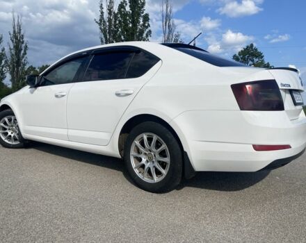 Белый Шкода Октавия, объемом двигателя 1.6 л и пробегом 275 тыс. км за 9500 $, фото 2 на Automoto.ua