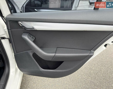 Білий Шкода Октавія, об'ємом двигуна 1.4 л та пробігом 194 тис. км за 8800 $, фото 16 на Automoto.ua