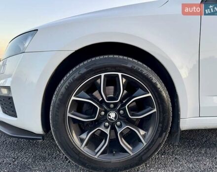 Шкода Октавия 2014 в Днепре (Днепропетровске) на Automoto.ua Белый Шкода Октавия, объемом двигателя 1.8 л и пробегом 230 тыс. км за 12000 $, фото 7 на Automoto.ua