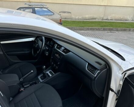 Білий Шкода Октавія, об'ємом двигуна 1.6 л та пробігом 180 тис. км за 10700 $, фото 16 на Automoto.ua