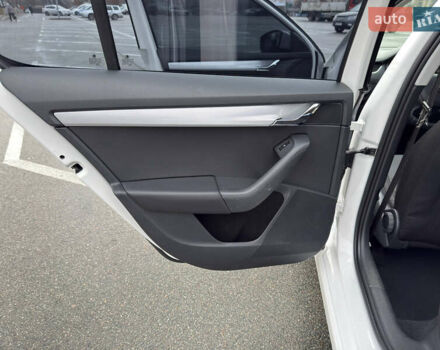 Білий Шкода Октавія, об'ємом двигуна 1.4 л та пробігом 194 тис. км за 8800 $, фото 18 на Automoto.ua