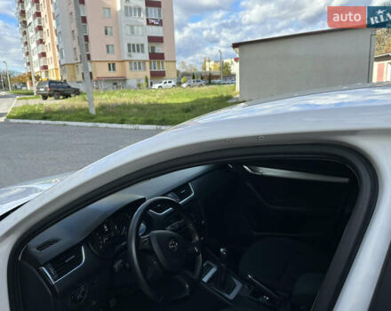 Шкода Октавия 2014 в Каменце-Подольском на Automoto.ua Белый Шкода Октавия, объемом двигателя 1.6 л и пробегом 180 тыс. км за 10800 $, фото 21 на Automoto.ua