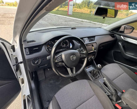 Білий Шкода Октавія, об'ємом двигуна 1.6 л та пробігом 280 тис. км за 9500 $, фото 9 на Automoto.ua