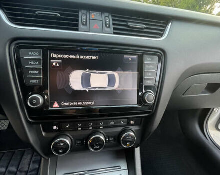 Шкода Октавія 2014 у Хусте на Automoto.ua Білий Шкода Октавія, об'ємом двигуна 1.97 л та пробігом 252 тис. км за 12200 $, фото 41 на Automoto.ua