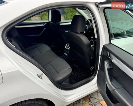 Білий Шкода Октавія, об'ємом двигуна 1.6 л та пробігом 220 тис. км за 9000 $, фото 12 на Automoto.ua