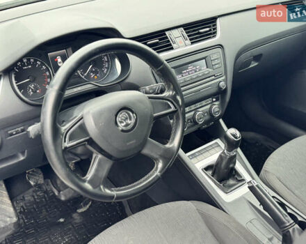 Білий Шкода Октавія, об'ємом двигуна 1.6 л та пробігом 220 тис. км за 9000 $, фото 6 на Automoto.ua