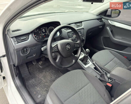 Білий Шкода Октавія, об'ємом двигуна 1.4 л та пробігом 194 тис. км за 8800 $, фото 8 на Automoto.ua